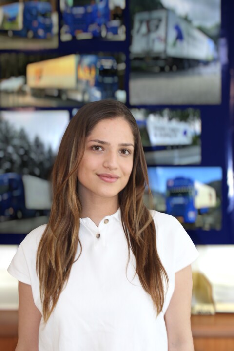 Pasfoto (Edona Kastrati)